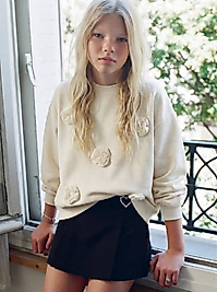 Çiçek Detaylı Sweatshirt